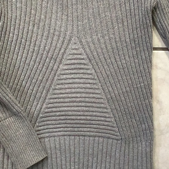 DKNY Jeans Sweater - Picture 5 of 7